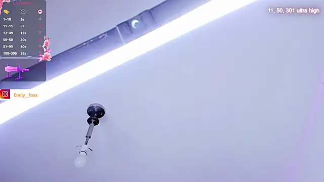 emily_fox1's cam snapshot