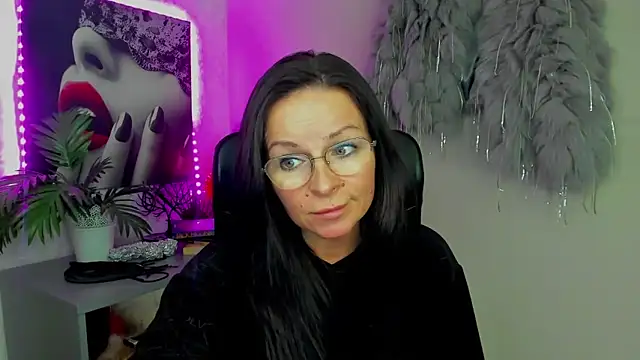 HelenLuxx's cam snapshot