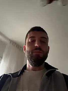 Pablo_Hornyguy95 live sex cam