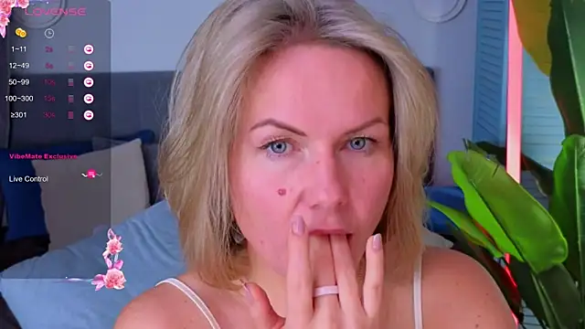 AssolMonet's cam snapshot