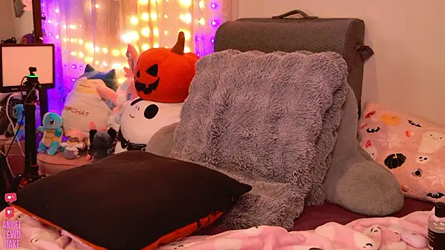 Angel-Lewd-Cake's cam snapshot