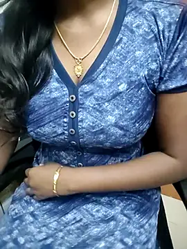 Tamilmallu-duskygirl03's cam snapshot