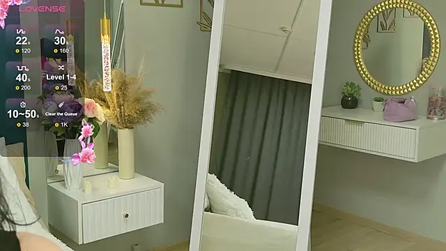 JulieHill live sex cam