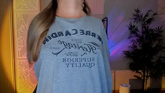 RebeccaMartinez live sex cam