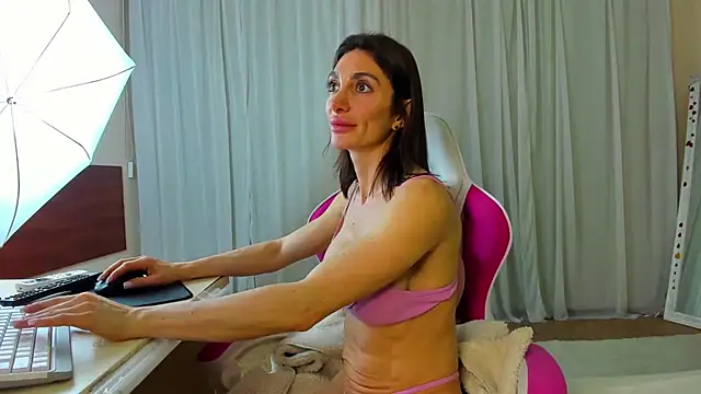 TinaFlames live sex cam