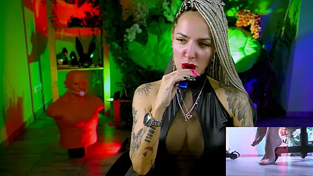 MonicaMaxwel live sex cam