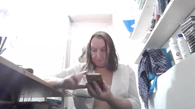 AnnaLive570's cam snapshot