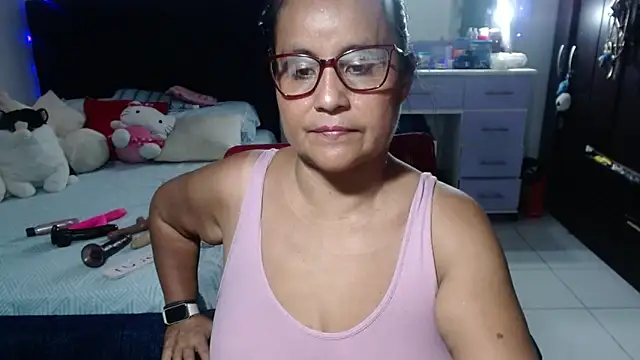 pervert_mommy_'s cam snapshot