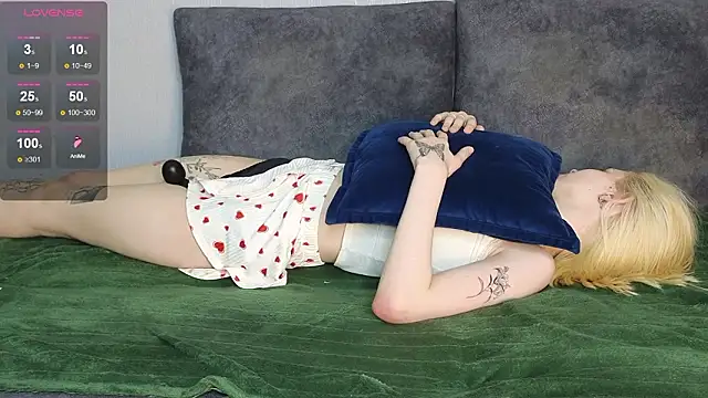 Lolly_Fly's cam snapshot