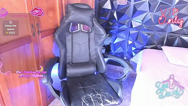 April__foxx's cam snapshot