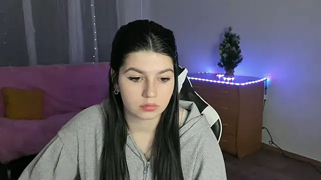 KisaModel's cam snapshot