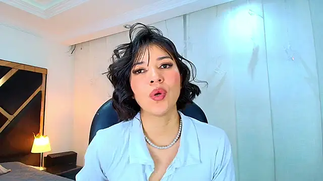 lina_bedoya_'s cam snapshot