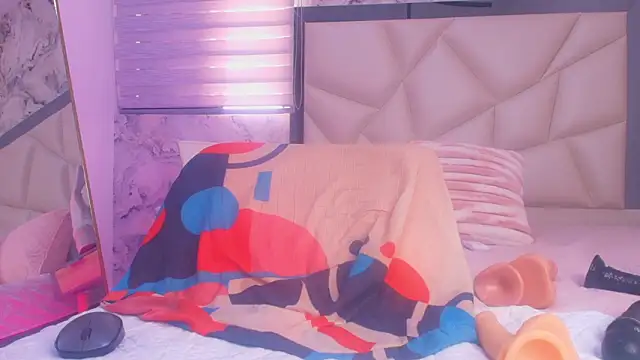 lili_jhonson's cam snapshot