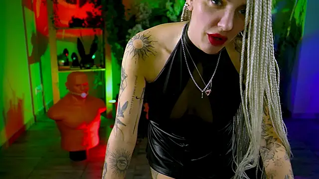 MonicaMaxwel's cam snapshot