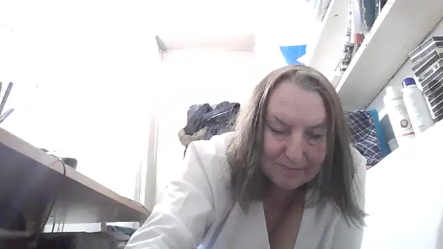 AnnaLive570's cam snapshot