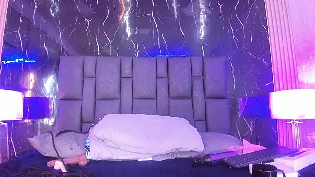 BustyGlow's cam snapshot