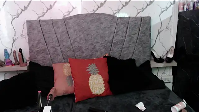 VIOLETTA-HOT's cam snapshot