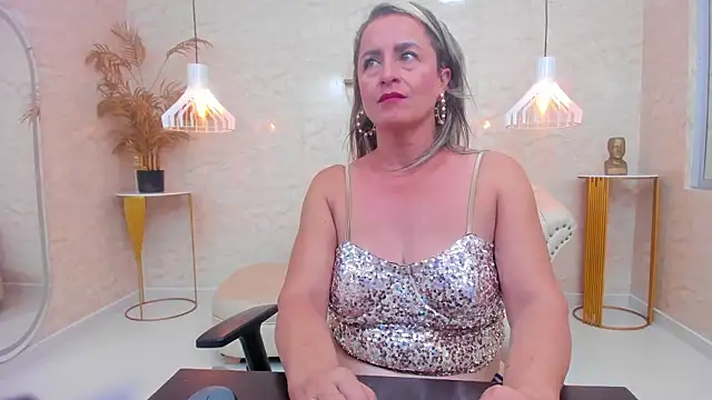 LaddyMilf's cam snapshot