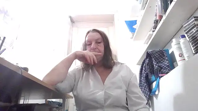 AnnaLive570's cam snapshot