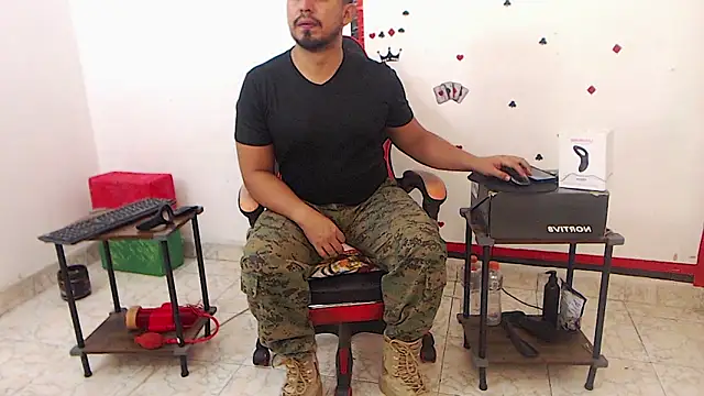 KalethBigDick live sex cam