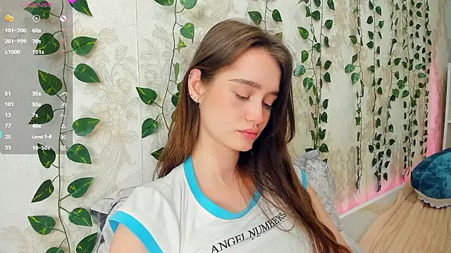 lovelyalivia's cam snapshot