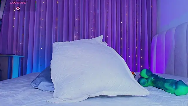 star_hanks's cam snapshot