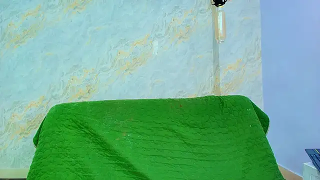 Mia_candy_0's cam snapshot