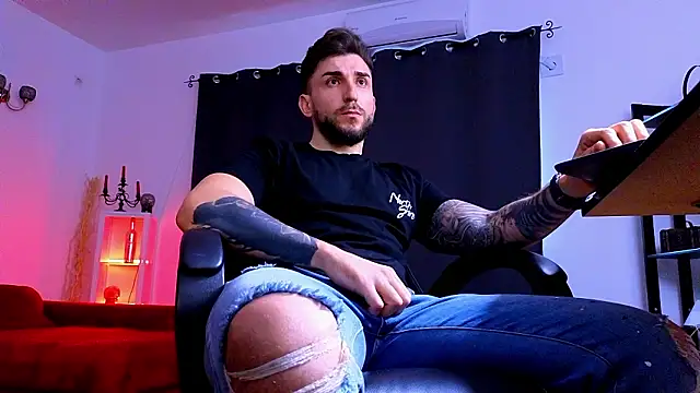 MightyAaron66's cam snapshot