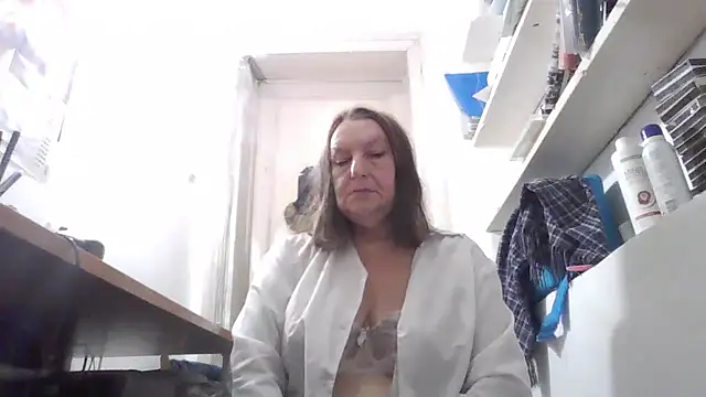 AnnaLive570's cam snapshot