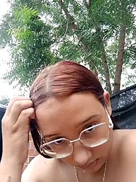 young_dairy01's cam snapshot