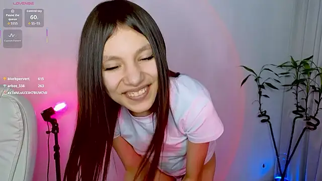 Little__Lunaa's cam snapshot