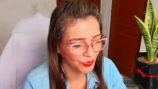 Carol_Miss2's cam snapshot