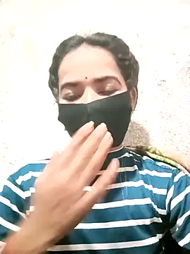 Sunali_Bendre's cam snapshot