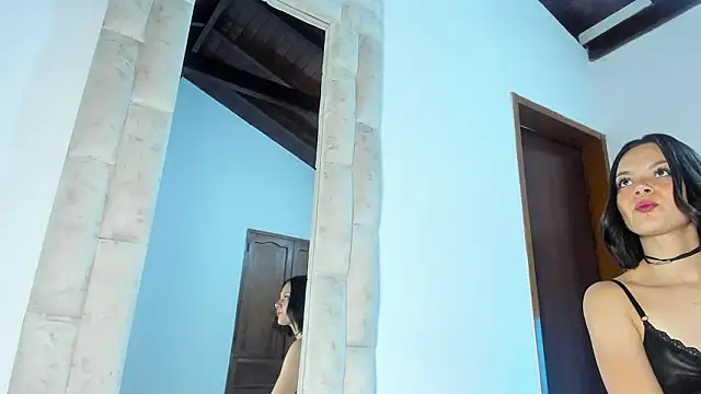 HollyGrey_'s cam snapshot