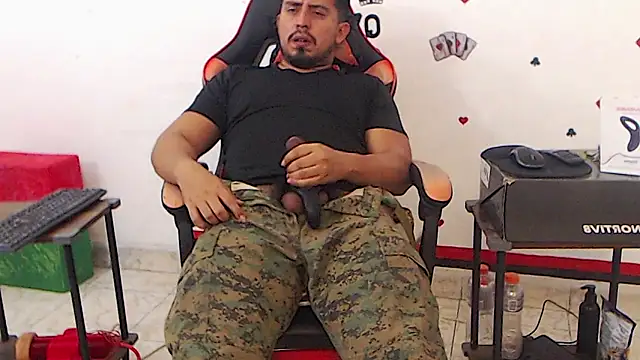 KalethBigDick live sex cam