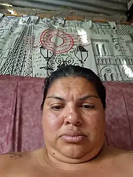 chubby_sexy_big_tits's cam snapshot