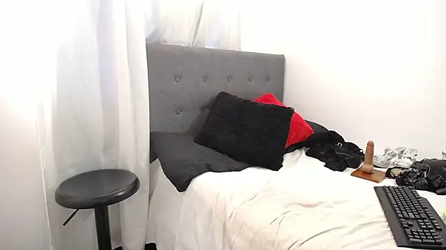 shayla_10's cam snapshot