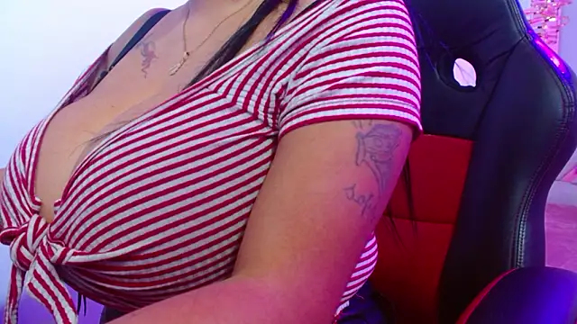 violletha's cam snapshot