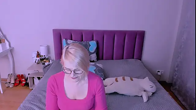 sabrinamacmarren's cam snapshot