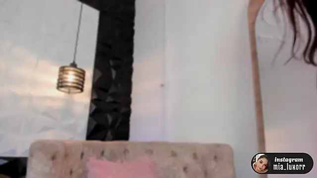 Mia_Luxor's cam snapshot