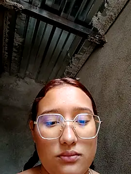 young_dairy01's cam snapshot