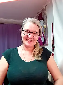 irinamaux live sex cam