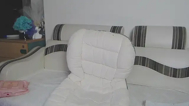 SuziiLove's cam snapshot