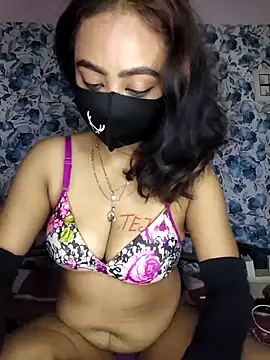 _DesigirlRoshni's cam snapshot