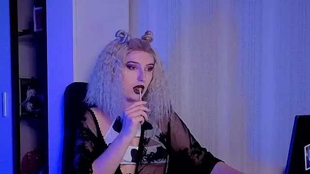 violet-siren-x's cam snapshot