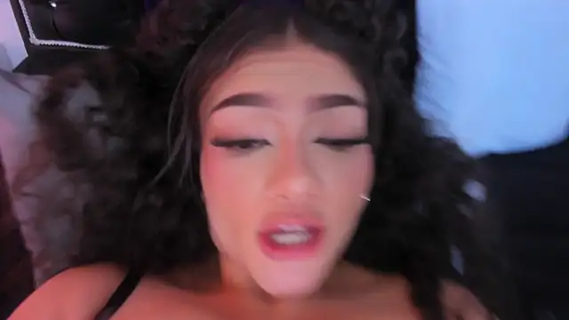 Sweet_Ariadna_'s cam snapshot