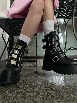 FeetVibe's cam snapshot