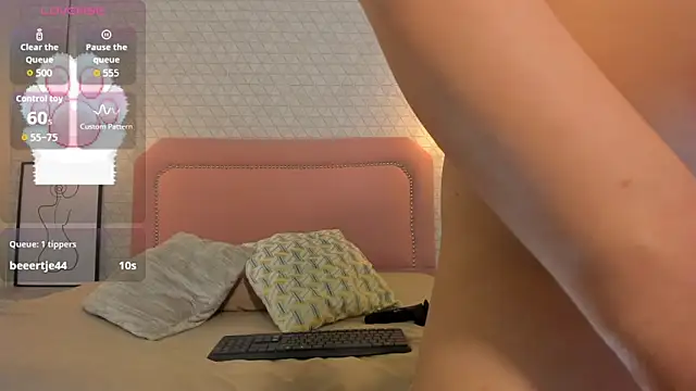 Kittytimberlake's cam snapshot