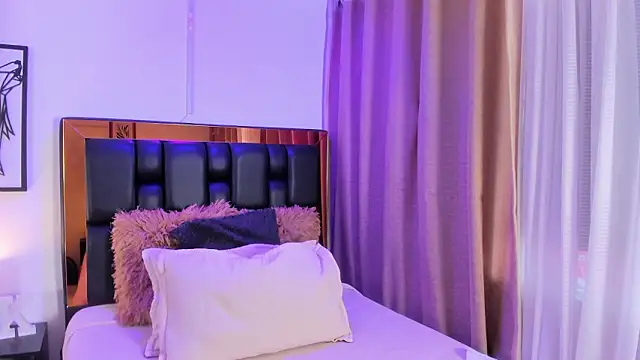 Katalina_Evans's cam snapshot