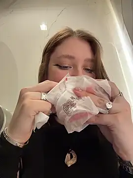 lucy-joy's cam snapshot